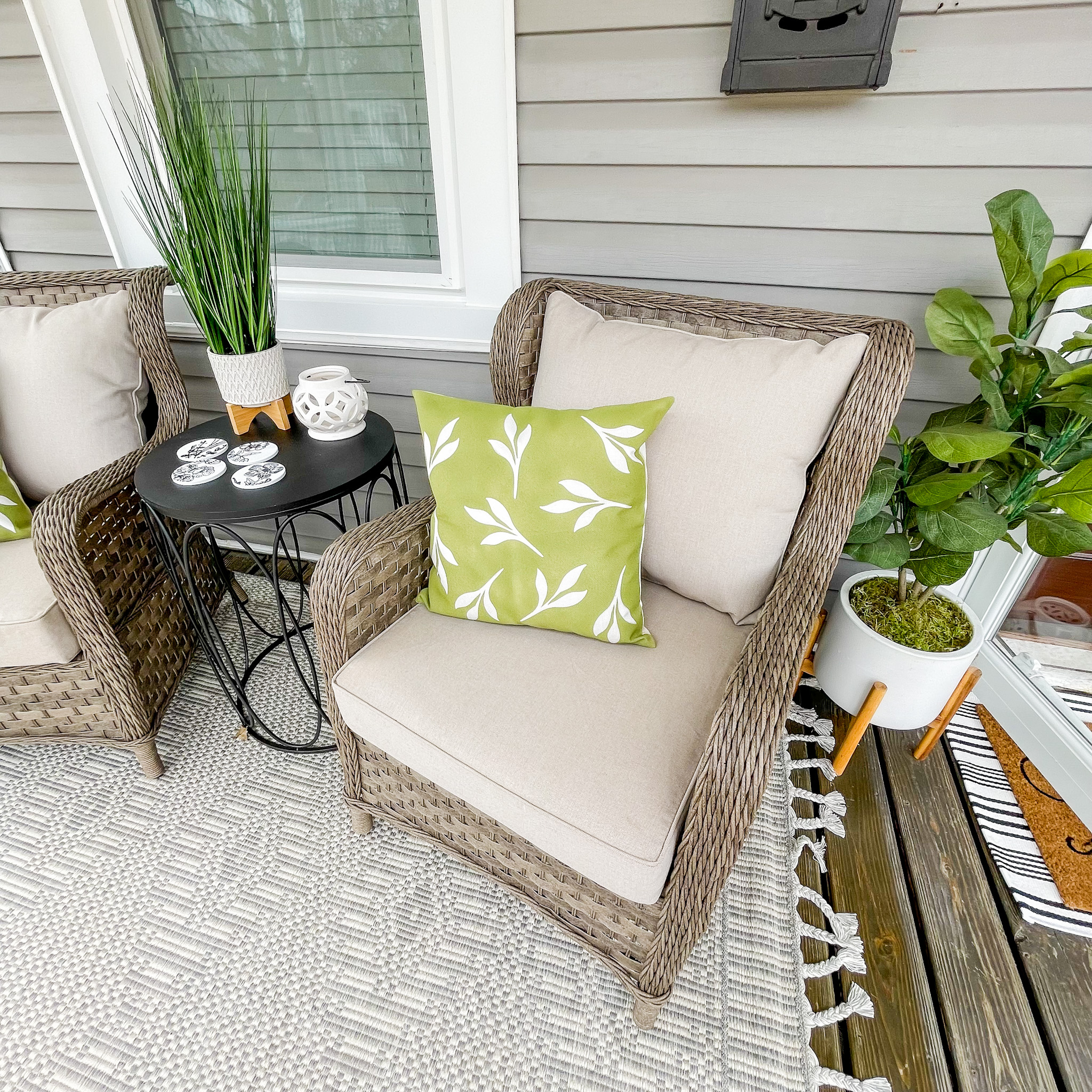 DIY Patio Decor - The Daily DIYer